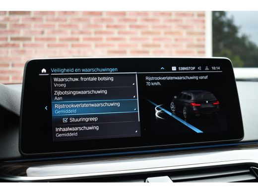 BMW 5 Serie Touring 530e 292pk M-Sport Pano ACC Trekh Comf-seat 360 HUD Laser 4wielbest ActivLease financial lease