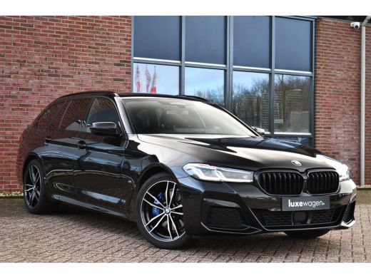 BMW 5 Serie Touring 530e 292pk M-Sport Pano ACC Trekh Comf-seat 360 HUD Laser 4wielbest ActivLease financial lease