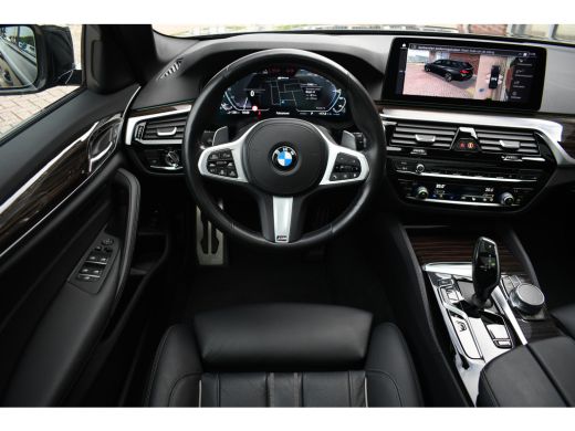 BMW 5 Serie Touring 530e 292pk M-Sport Pano ACC Trekh Comf-seat 360 HUD Laser 4wielbest ActivLease financial lease