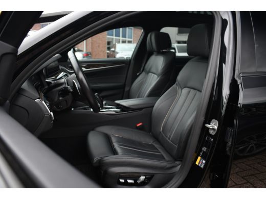 BMW 5 Serie Touring 530e 292pk M-Sport Pano ACC Trekh Comf-seat 360 HUD Laser 4wielbest ActivLease financial lease