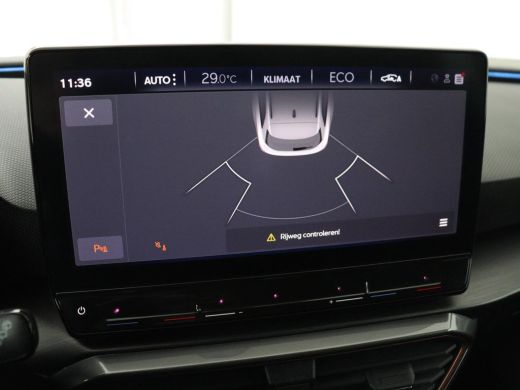 CUPRA Leon 1.4 e-Hybrid VZ Business | 245pk | Origineel NL | Trekhaak | Stuurverwarming |  Carplay | Adaptiv... ActivLease financial lease