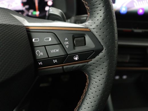 CUPRA Leon 1.4 e-Hybrid VZ Business | 245pk | Origineel NL | Trekhaak | Stuurverwarming |  Carplay | Adaptiv... ActivLease financial lease