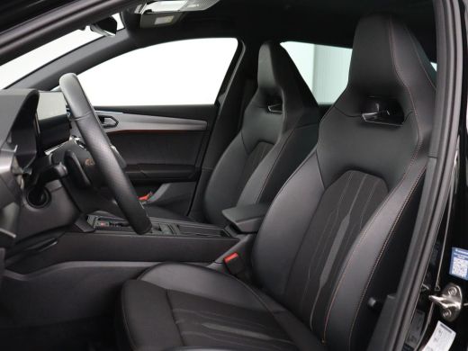 CUPRA Leon 1.4 e-Hybrid VZ Business | 245pk | Origineel NL | Trekhaak | Stuurverwarming |  Carplay | Adaptiv... ActivLease financial lease