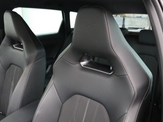 CUPRA Leon 1.4 e-Hybrid VZ Business | 245pk | Origineel NL | Trekhaak | Stuurverwarming |  Carplay | Adaptiv... ActivLease financial lease