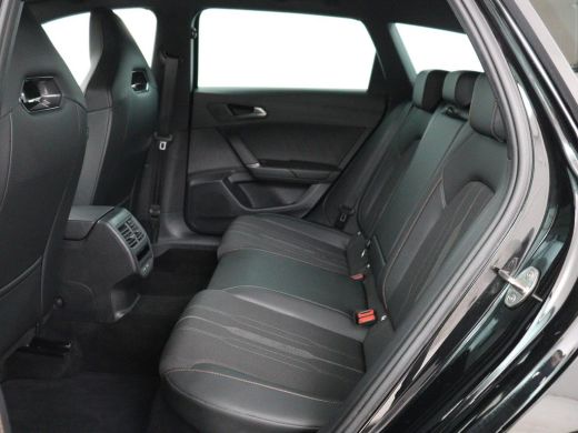 CUPRA Leon 1.4 e-Hybrid VZ Business | 245pk | Origineel NL | Trekhaak | Stuurverwarming |  Carplay | Adaptiv... ActivLease financial lease