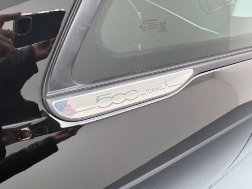 Fiat 500 Torino | 10,25" touchscreen radio met Bluetooth, DAB & USB | Automatische airconditioning | Cruis... ActivLease financial lease
