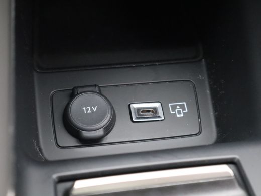 Peugeot e-308 Allure EV 54 kWh | 11 kW lader | Achteruitrijcamera | Airco separaat achter ActivLease financial lease