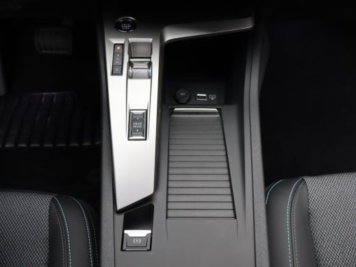 Peugeot e-308 Allure EV 54 kWh | 11 kW lader | Achteruitrijcamera | Airco separaat achter ActivLease financial lease