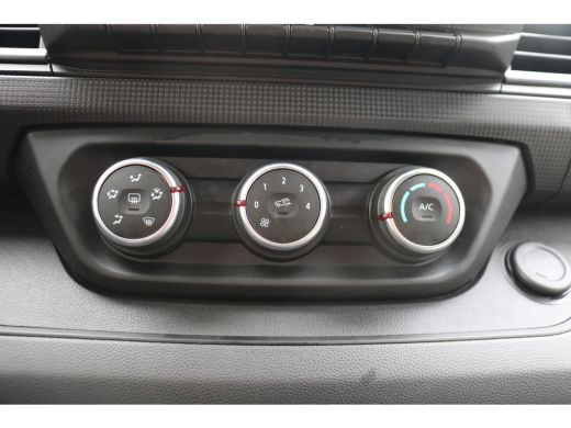 Renault Trafic 2.0 dCi 150pk L2 H1 Work Edition Automaat Airco Navigatie Trekhaak ActivLease financial lease