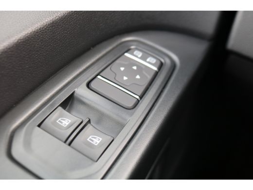 Renault Trafic 2.0 dCi 150pk L2 H1 Work Edition Automaat Airco Navigatie Trekhaak ActivLease financial lease