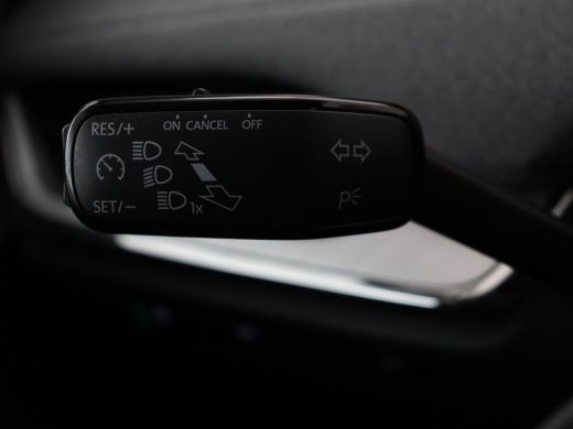 Skoda Enyaq iV 80 | Panoramadak | Trekhaak | Stoelverwarming | Camera | Sfeerverlichting | Carplay | Navigatie |... ActivLease financial lease