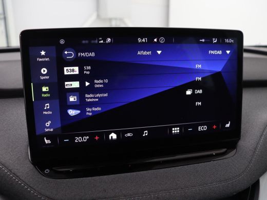 Skoda Enyaq iV 80 | Panoramadak | Trekhaak | Stoelverwarming | Camera | Sfeerverlichting | Carplay | Navigatie |... ActivLease financial lease