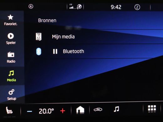 Skoda Enyaq iV 80 | Panoramadak | Trekhaak | Stoelverwarming | Camera | Sfeerverlichting | Carplay | Navigatie |... ActivLease financial lease