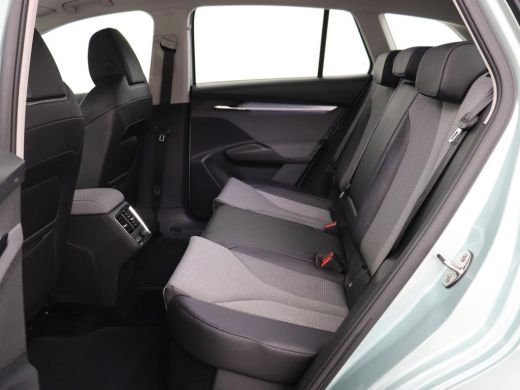 Skoda Enyaq iV 80 | Panoramadak | Trekhaak | Stoelverwarming | Camera | Sfeerverlichting | Carplay | Navigatie |... ActivLease financial lease