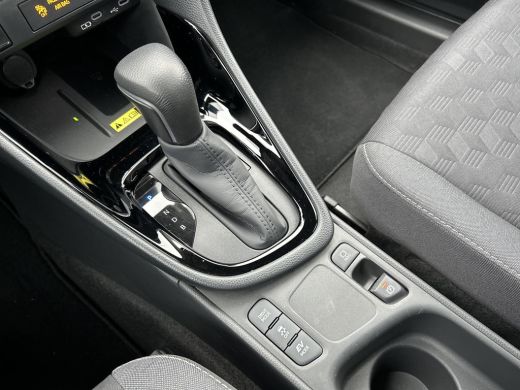 Toyota Yaris 1.5 Hybrid 115 Dynamic Limited (Comfort Pack) ActivLease financial lease