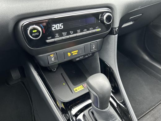 Toyota Yaris 1.5 Hybrid 115 Dynamic Limited (Comfort Pack) ActivLease financial lease