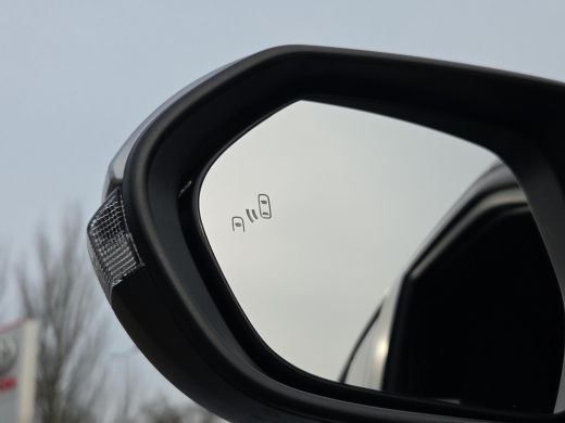 Toyota Yaris Cross 1.5 Hybrid 130 Dynamic | Apple CarPlay | Blindspot | Parkeersensoren | Rijklaar incl. garantie | ActivLease financial lease