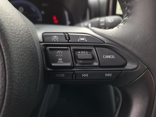 Toyota Yaris Cross 1.5 Hybrid 130 Dynamic | Apple CarPlay | Blindspot | Parkeersensoren | Rijklaar incl. garantie | ActivLease financial lease