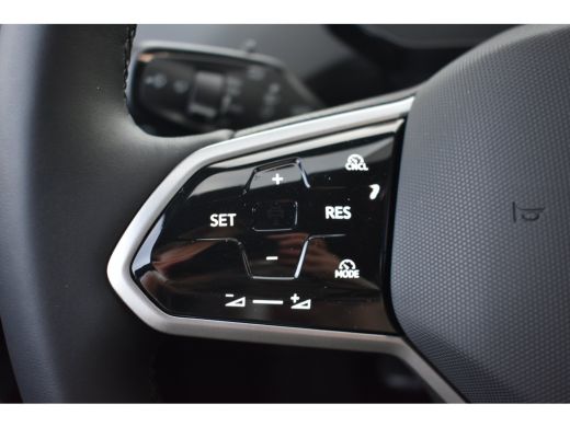 Volkswagen ID.4 Limited Edition | 'App-Connect' draadloze smartphone integratie | Achterbank in ongelijke delen n... ActivLease financial lease