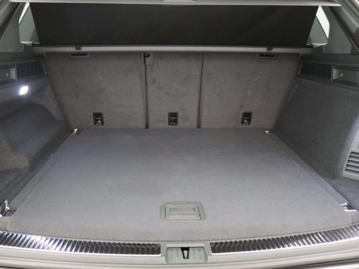 Volkswagen Touareg 3.0 TSi eHybrid 4MOTION R Final Edition 463PK DSG matrix led, trekhaak, panoramadak, 360gr. camer... ActivLease financial lease