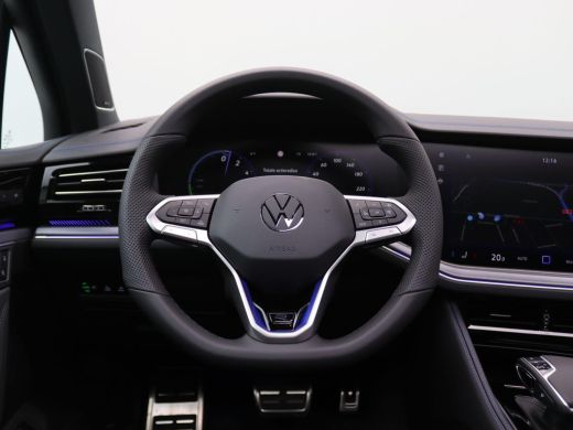 Volkswagen Touareg 3.0 TSi eHybrid 4MOTION R Edition 463PK DSG matrix led, trekhaak, panoramadak, 360gr. camera, led... ActivLease financial lease