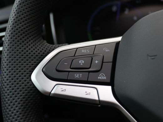 Volkswagen Touareg 3.0 TSi eHybrid 4MOTION R Final Edition 463PK DSG matrix led, trekhaak, panoramadak, 360gr. camer... ActivLease financial lease