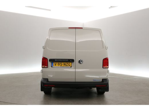 Volkswagen Transporter 2.0 TDI 150PK L2H1 | Ascot Grey | Airco | 3 Zits | Elektrpakket ActivLease financial lease