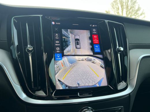 Volvo  V60 T6 Plug-in hybrid AWD Ultra Dark | Panoramadak | Trekhaak | 360 Camera | Head-up Display | Leder ... ActivLease financial lease