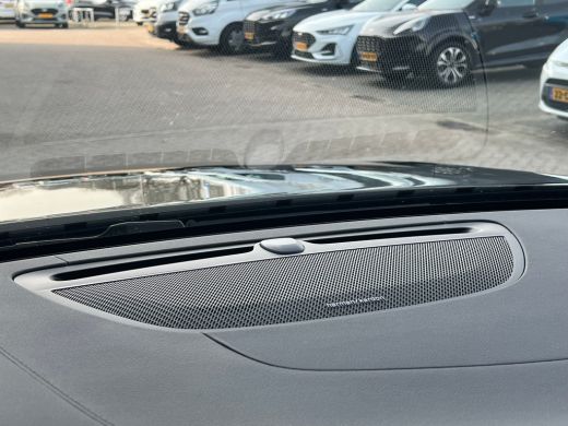 Volvo  V60 T6 Plug-in hybrid AWD Ultra Dark | Panoramadak | Trekhaak | 360 Camera | Head-up Display | Leder ... ActivLease financial lease