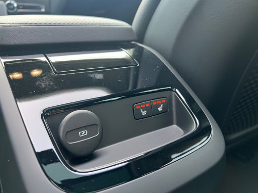 Volvo  V60 T6 Plug-in hybrid AWD Ultra Dark | Panoramadak | Trekhaak | 360 Camera | Head-up Display | Leder ... ActivLease financial lease