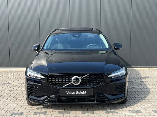 Volvo  V60 T6 Plug-in hybrid AWD Ultra Dark | Panoramadak | Trekhaak | 360 Camera | Head-up Display | Leder ... ActivLease financial lease
