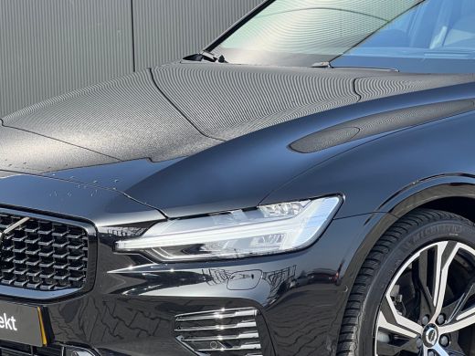 Volvo  V60 T6 Plug-in hybrid AWD Ultra Dark | Panoramadak | Trekhaak | 360 Camera | Head-up Display | Leder ... ActivLease financial lease