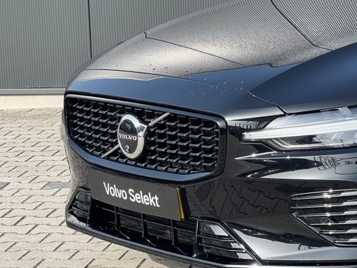 Volvo  V60 T6 Plug-in hybrid AWD Ultra Dark | Panoramadak | Trekhaak | 360 Camera | Head-up Display | Leder ... ActivLease financial lease