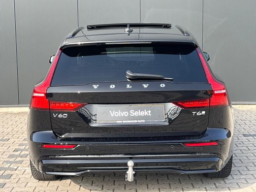 Volvo  V60 T6 Plug-in hybrid AWD Ultra Dark | Panoramadak | Trekhaak | 360 Camera | Head-up Display | Leder ... ActivLease financial lease