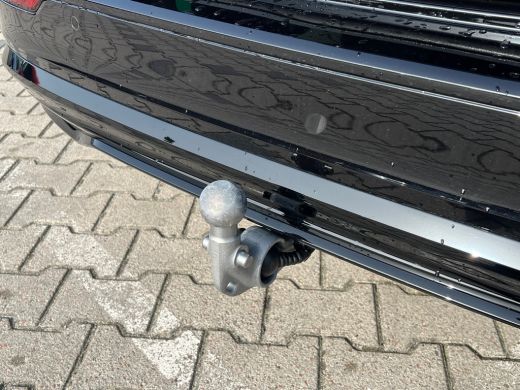 Volvo  V60 T6 Plug-in hybrid AWD Ultra Dark | Panoramadak | Trekhaak | 360 Camera | Head-up Display | Leder ... ActivLease financial lease