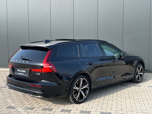 Volvo  V60 T6 Plug-in hybrid AWD Ultra Dark | Panoramadak | Trekhaak | 360 Camera | Head-up Display | Leder ... ActivLease financial lease