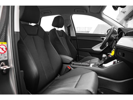 Audi Q3 35 TFSI Pro Line | Apple Carplay/Android Auto|telefoonintegratie premium | Metaalkleur | Voorstoe... ActivLease financial lease