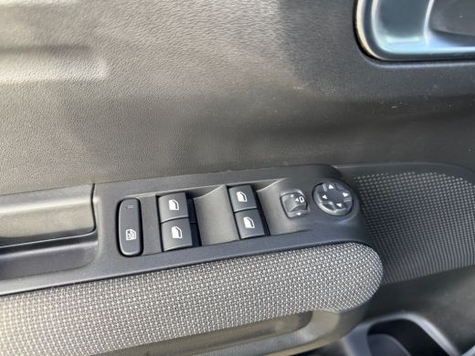 Citroën C3 Aircross 1.2 PureTech Shine Navi | App | Cruise | Metallic ActivLease financial lease