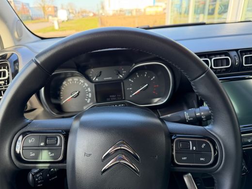 Citroën C3 Aircross 1.2 PureTech Shine Navi | App | Cruise | Metallic ActivLease financial lease