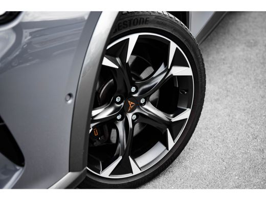 CUPRA Formentor 1.4 e-Hybrid 245 PK VZ Performance Panoramadak | Achteruitrijcamera | Dodehoekdetectie | Keyless ... ActivLease financial lease