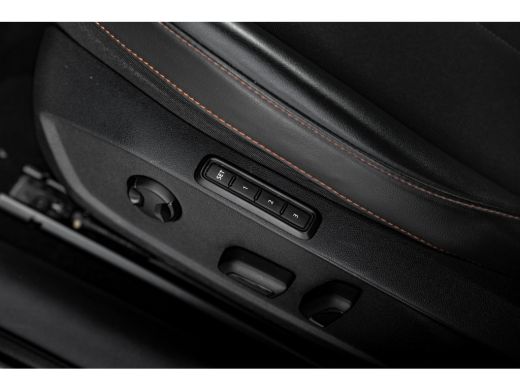 CUPRA Leon Sportstourer 1.4 e-Hybrid 245 PK VZ Business Trekhaak | Dodehoekdetectie | Adaptive cruise control | Keyless e... ActivLease financial lease