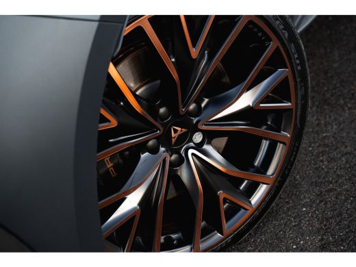 CUPRA Leon Sportstourer 1.4 e-Hybrid 245 PK VZ Business Trekhaak | Dodehoekdetectie | Adaptive cruise control | Keyless e... ActivLease financial lease