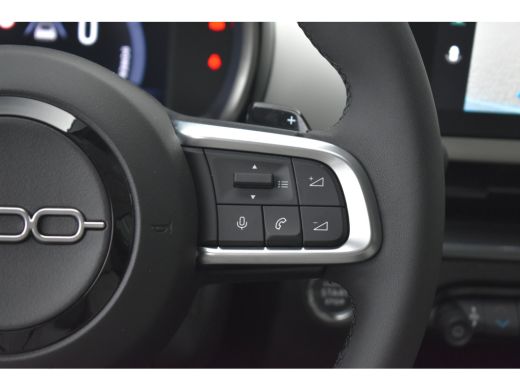 Fiat 600 1.2 Hybrid La Prima 8 Jaar Garantie! | Massage | Vol-Leder | Adaptive Cruise | Elektr. Stoelen | ... ActivLease financial lease