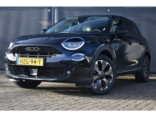 Fiat 600 1.2 Hybrid La Prima 8 Jaar Garantie! | Massage | Vol-Leder | Adaptive Cruise | Elektr. Stoelen | ...