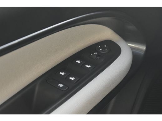 Fiat 600 1.2 Hybrid La Prima 8 Jaar Garantie! | Massage | Vol-Leder | Adaptive Cruise | Elektr. Stoelen | ... ActivLease financial lease