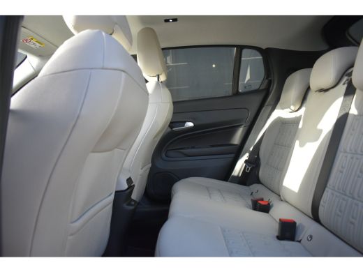 Fiat 600 1.2 Hybrid La Prima 8 Jaar Garantie! | Massage | Vol-Leder | Adaptive Cruise | Elektr. Stoelen | ... ActivLease financial lease