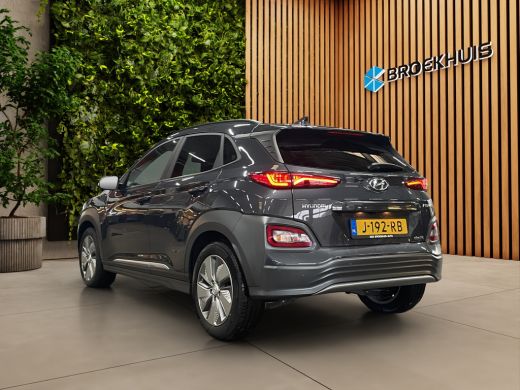 Hyundai Kona EV Premium 64 kWh | Navi | Adapt. Cruise | Stoel- stuurverw. | Head-up | Blis | LED | 17'' ActivLease financial lease