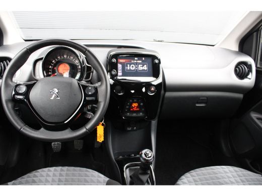 Peugeot 108 1.0 e-VTi Allure | Navi by app | Camera | Climate control | Bluetooth | 29.500km | Lichtmetaal | ActivLease financial lease