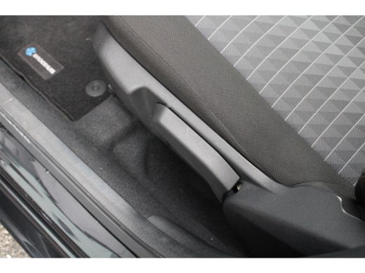 Peugeot 108 1.0 e-VTi Allure | Navi by app | Camera | Climate control | Bluetooth | 29.500km | Lichtmetaal | ActivLease financial lease