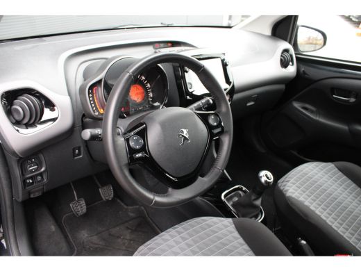 Peugeot 108 1.0 e-VTi Allure | Navi by app | Camera | Climate control | Bluetooth | 29.500km | Lichtmetaal | ActivLease financial lease